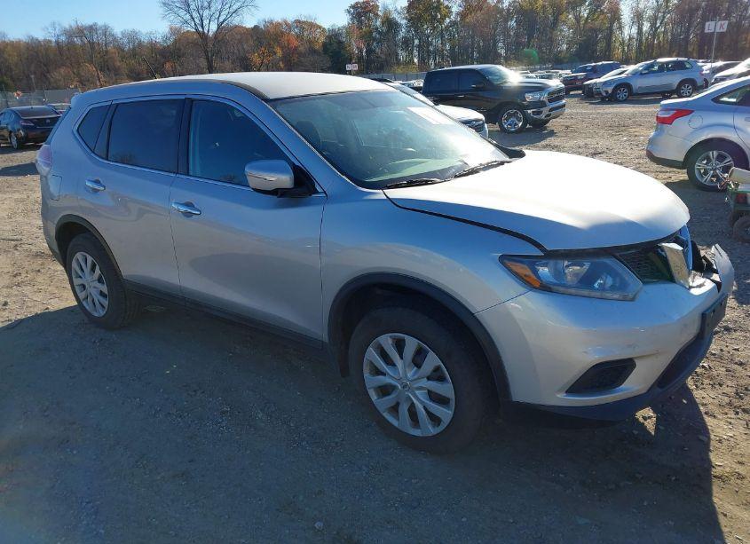 2015 Nissan Rogue S (VIN 5N1AT2MK9FC885126) main photo