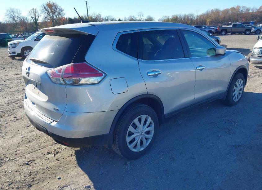 Photo 4 of 2015 Nissan Rogue S (VIN 5N1AT2MK9FC885126)