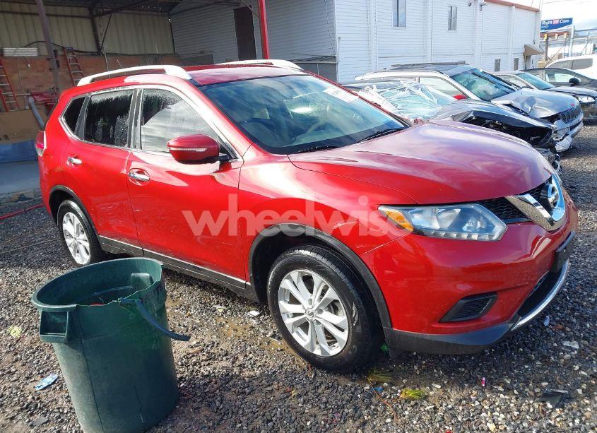 2015 Nissan Rogue SV (VIN 5N1AT2ML1FC782095) main photo