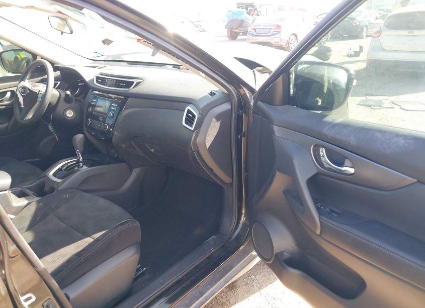 Photo 5 of 2015 Nissan Rogue S (VIN 5N1AT2ML2FC885266)