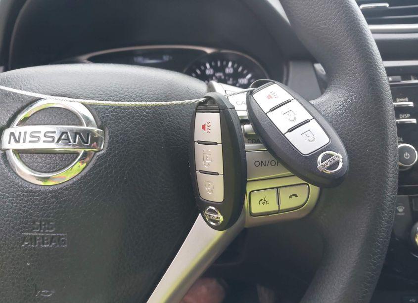 Photo 11 of 2014 Nissan Rogue SV (VIN 5N1AT2ML3EC787460)