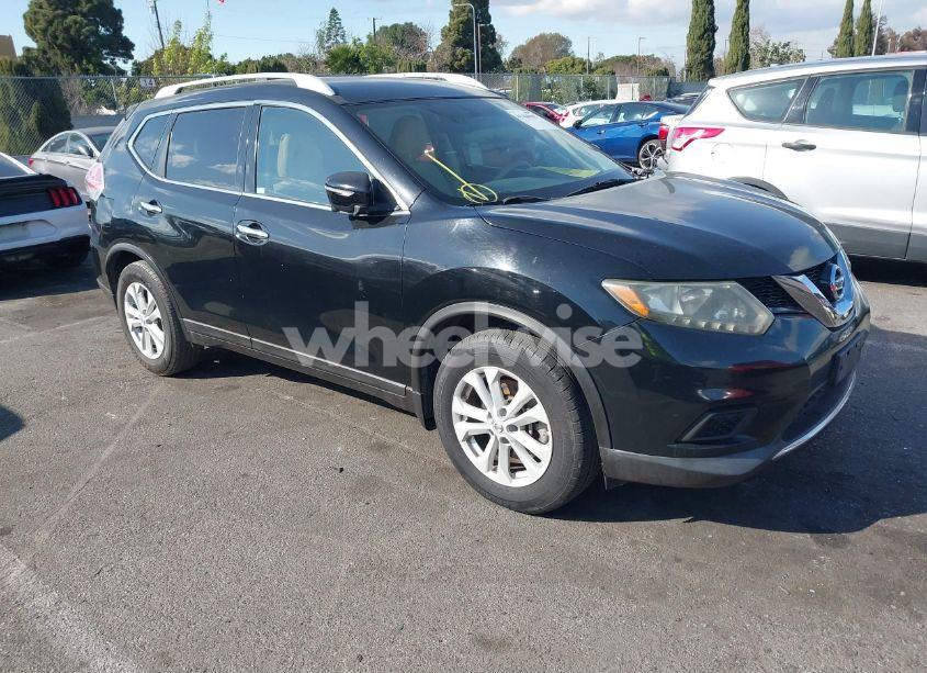 2015 Nissan Rogue SV (VIN 5N1AT2ML4FC760222) main photo