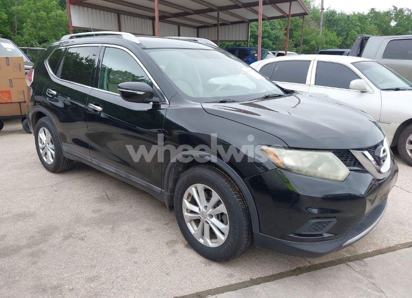 2015 Nissan Rogue SV (VIN 5N1AT2ML4FC795634) main photo