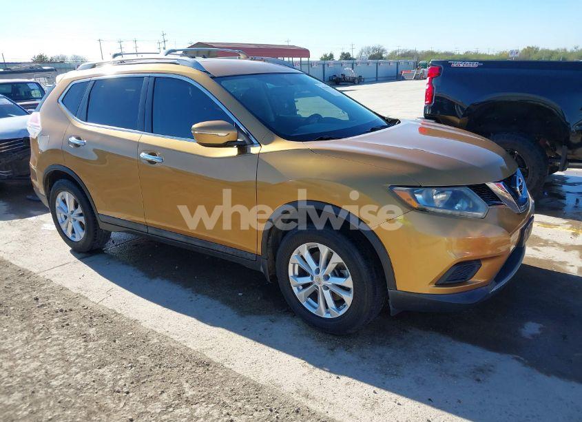 2015 Nissan Rogue SV (VIN 5N1AT2ML7FC770873) main photo