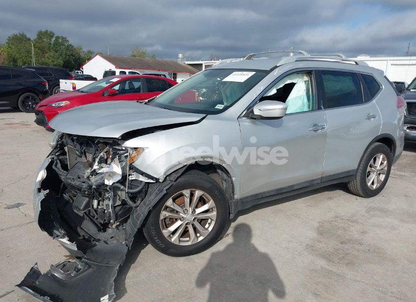 Photo 2 of 2015 Nissan Rogue SV (VIN 5N1AT2ML7FC832658)