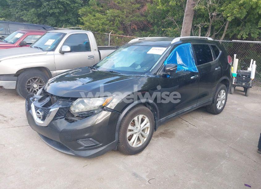 Photo 2 of 2015 Nissan Rogue SV (VIN 5N1AT2ML8FC772325)