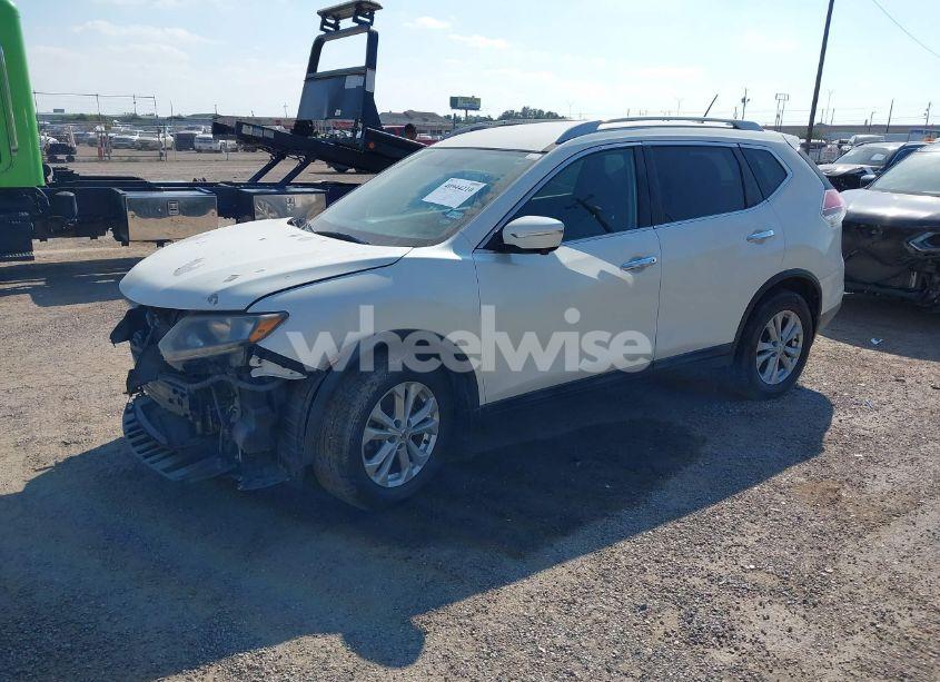 Photo 2 of 2015 Nissan Rogue SV (VIN 5N1AT2MLXFC921298)