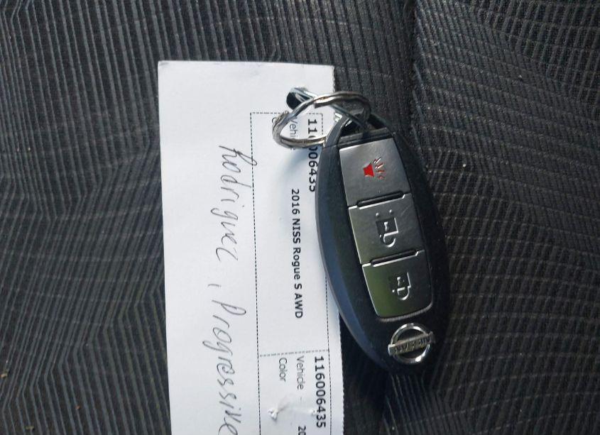 Photo 11 of 2016 Nissan Rogue SV (VIN 5N1AT2MM0GC798752)