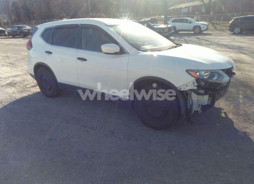 2017 Nissan Rogue S (VIN 5N1AT2MM0HC806656) main photo