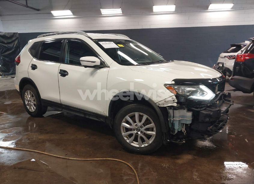 2017 Nissan Rogue SV (VIN 5N1AT2MM9HC800175) main photo