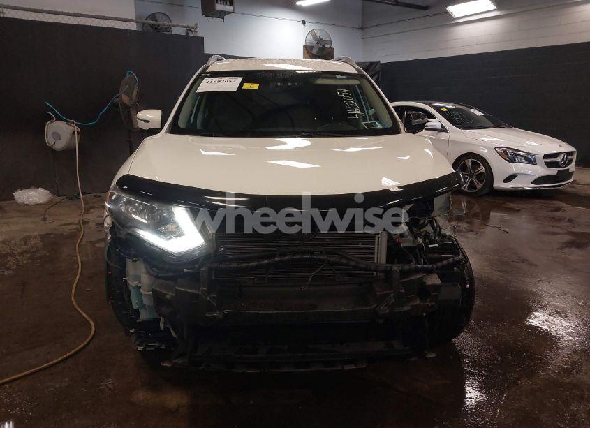 Photo 13 of 2017 Nissan Rogue SV (VIN 5N1AT2MM9HC800175)