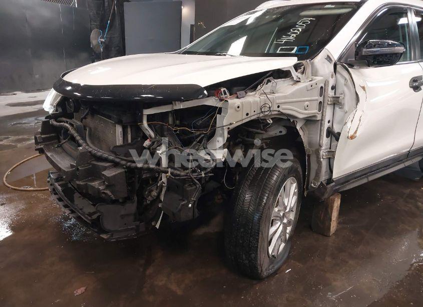 Photo 6 of 2017 Nissan Rogue SV (VIN 5N1AT2MM9HC800175)