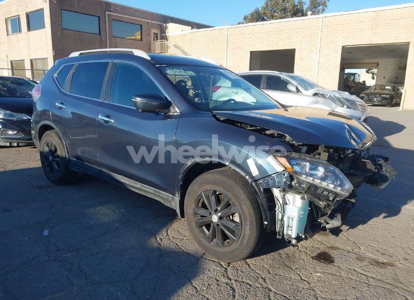 2016 Nissan Rogue SV (VIN 5N1AT2MN0GC882790) main photo