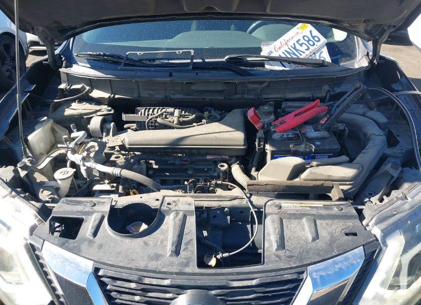 Photo 10 of 2017 Nissan Rogue SV (VIN 5N1AT2MN6HC753602)