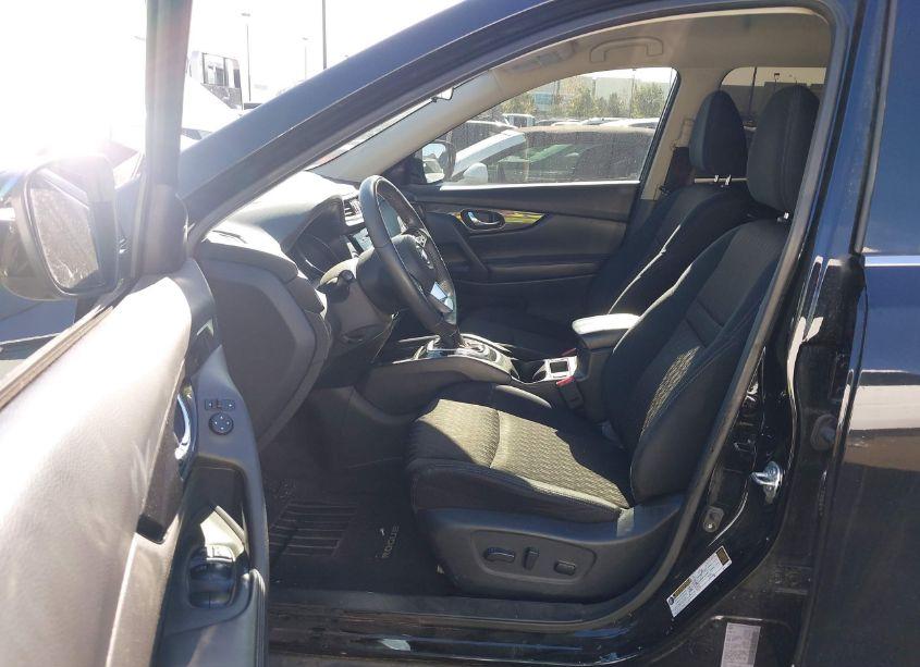 Photo 5 of 2017 Nissan Rogue SV (VIN 5N1AT2MN6HC753602)