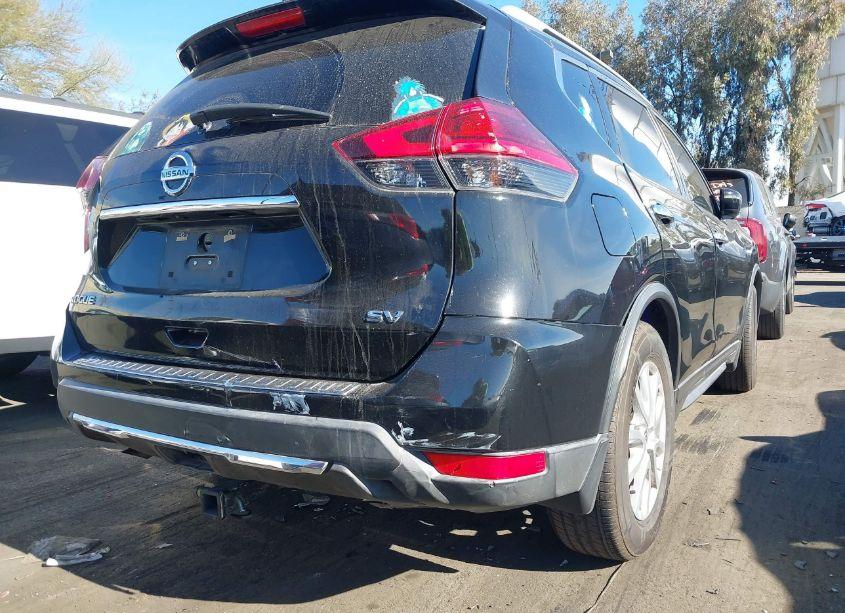 Photo 6 of 2017 Nissan Rogue SV (VIN 5N1AT2MN6HC753602)