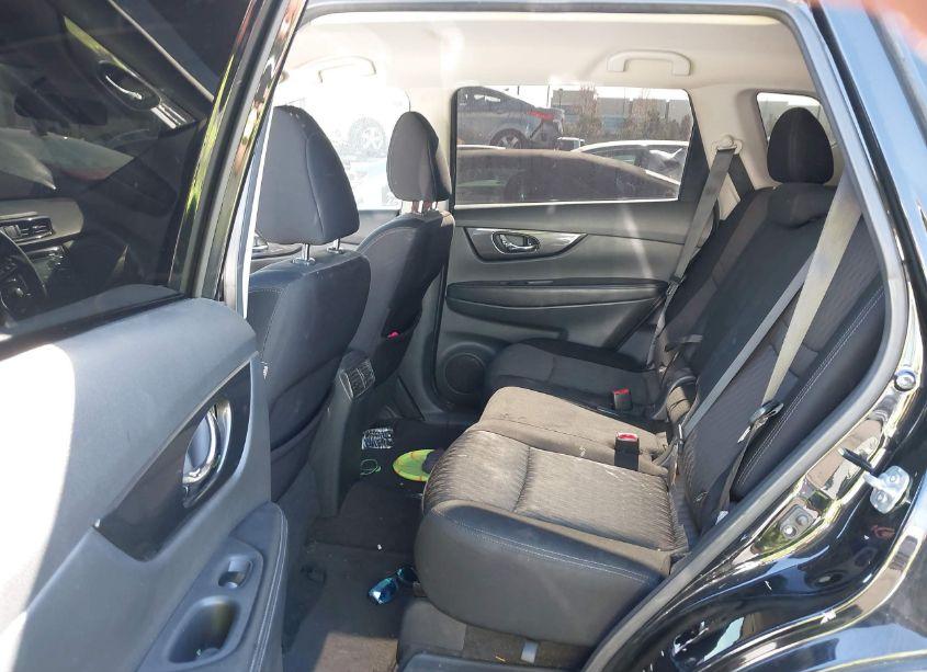 Photo 8 of 2017 Nissan Rogue SV (VIN 5N1AT2MN6HC753602)