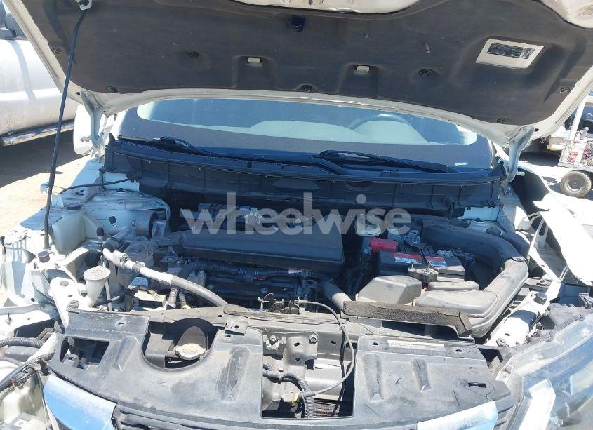 Photo 10 of 2017 Nissan Rogue SV (VIN 5N1AT2MN6HC753907)