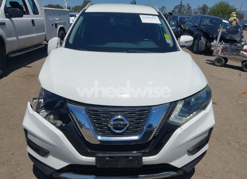 Photo 13 of 2017 Nissan Rogue SV (VIN 5N1AT2MN6HC753907)