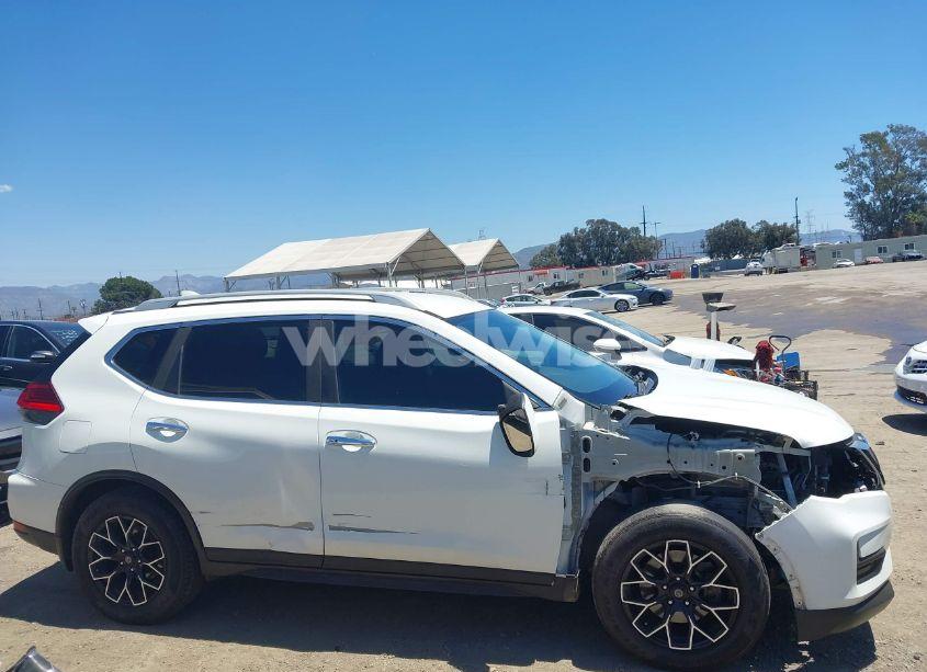 Photo 14 of 2017 Nissan Rogue SV (VIN 5N1AT2MN6HC753907)