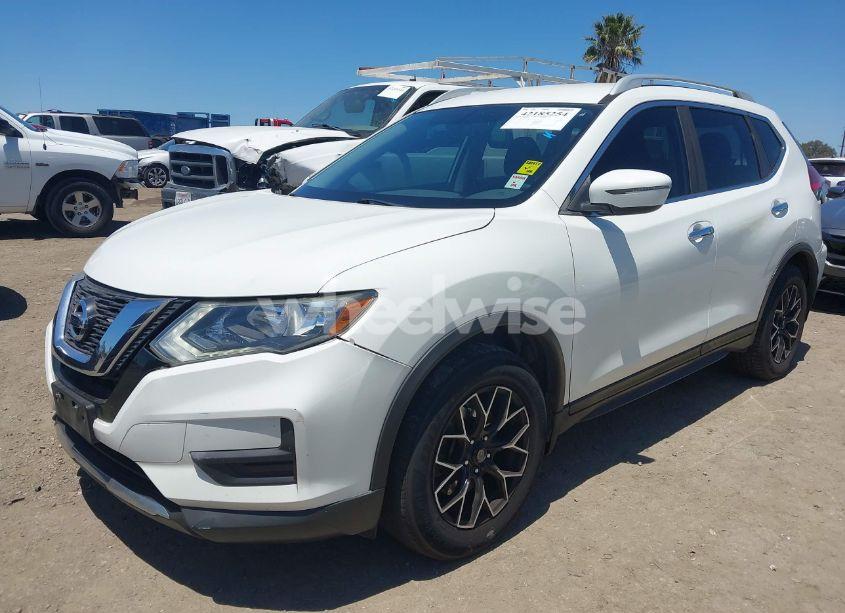 Photo 2 of 2017 Nissan Rogue SV (VIN 5N1AT2MN6HC753907)