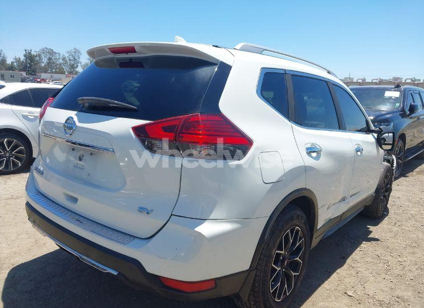 Photo 4 of 2017 Nissan Rogue SV (VIN 5N1AT2MN6HC753907)