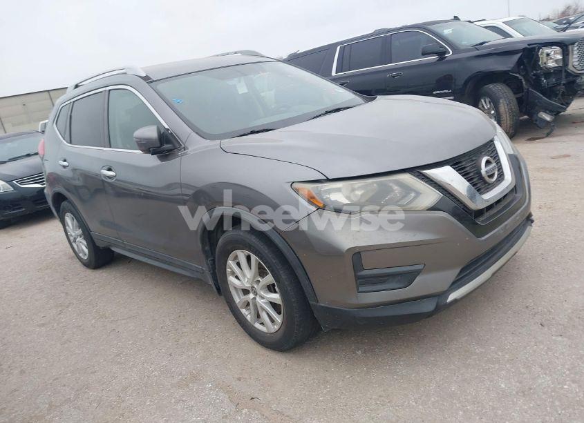 2017 Nissan Rogue SV (VIN 5N1AT2MN7HC838013) main photo