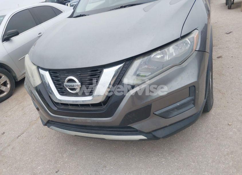 Photo 12 of 2017 Nissan Rogue SV (VIN 5N1AT2MN7HC838013)