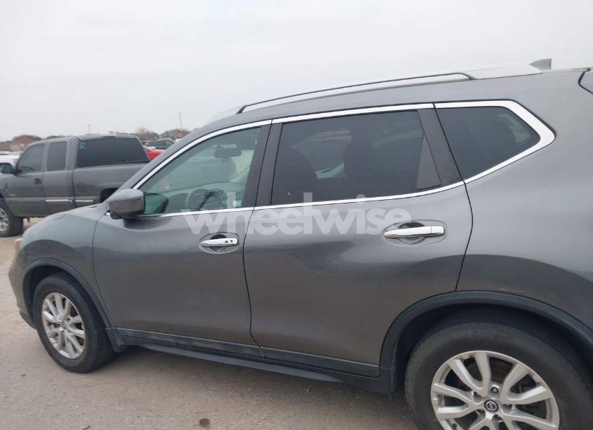 Photo 14 of 2017 Nissan Rogue SV (VIN 5N1AT2MN7HC838013)