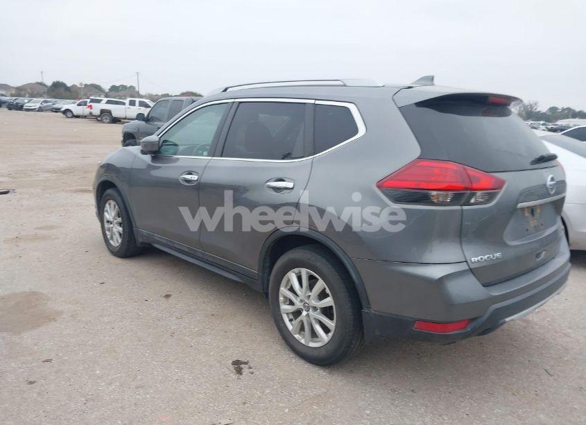 Photo 3 of 2017 Nissan Rogue SV (VIN 5N1AT2MN7HC838013)