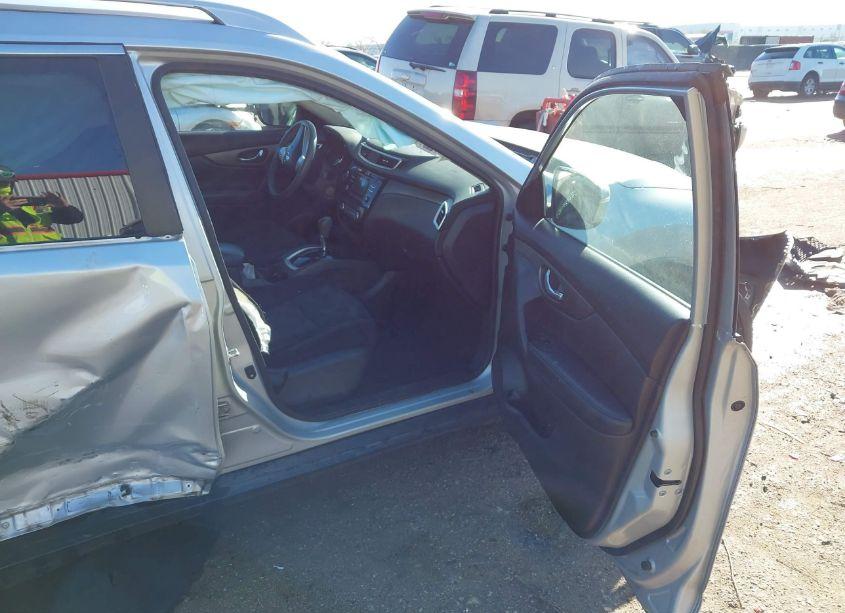 Photo 5 of 2014 Nissan Rogue SV (VIN 5N1AT2MT0EC826764)