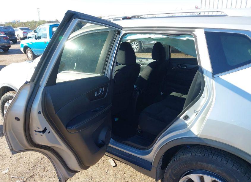 Photo 8 of 2014 Nissan Rogue SV (VIN 5N1AT2MT0EC826764)