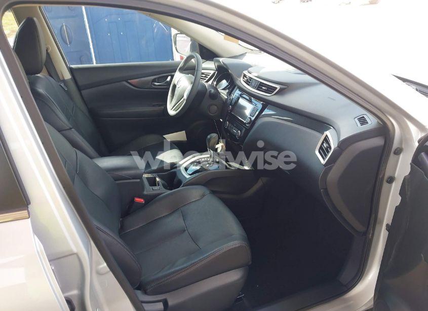 Photo 5 of 2016 Nissan Rogue SL (VIN 5N1AT2MT0GC923482)