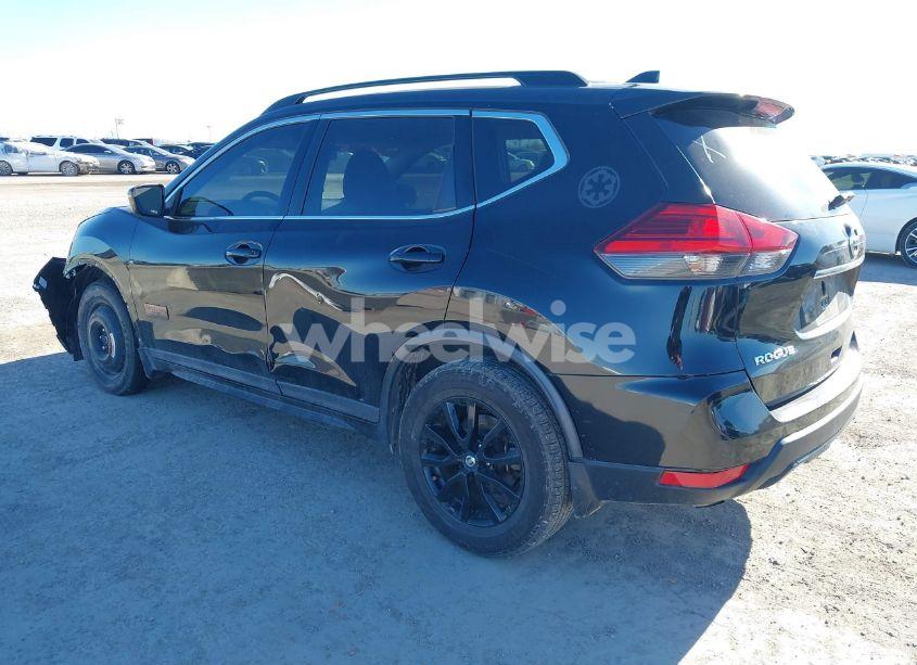 Photo 3 of 2017 Nissan Rogue SV (VIN 5N1AT2MT0HC768207)