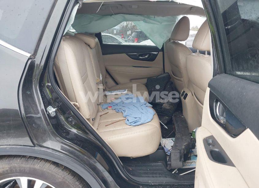 Photo 8 of 2017 Nissan Rogue SL (VIN 5N1AT2MT0HC813372)