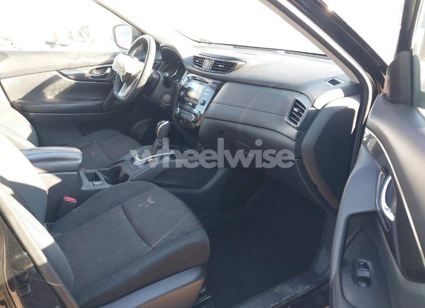 Photo 5 of 2017 Nissan Rogue SV (VIN 5N1AT2MT0HC859848)