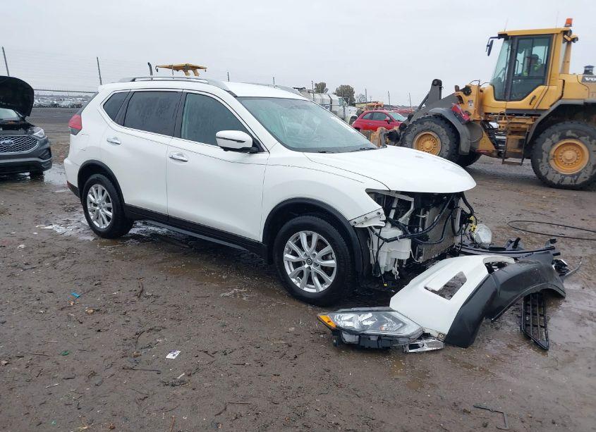 2017 Nissan Rogue SV (VIN 5N1AT2MT0HC874415) main photo