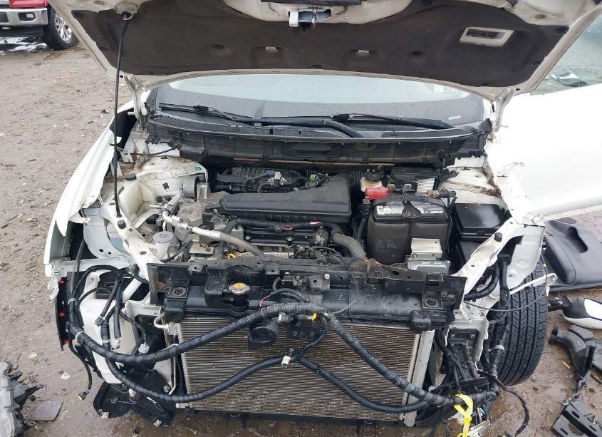 Photo 10 of 2017 Nissan Rogue SV (VIN 5N1AT2MT0HC874415)