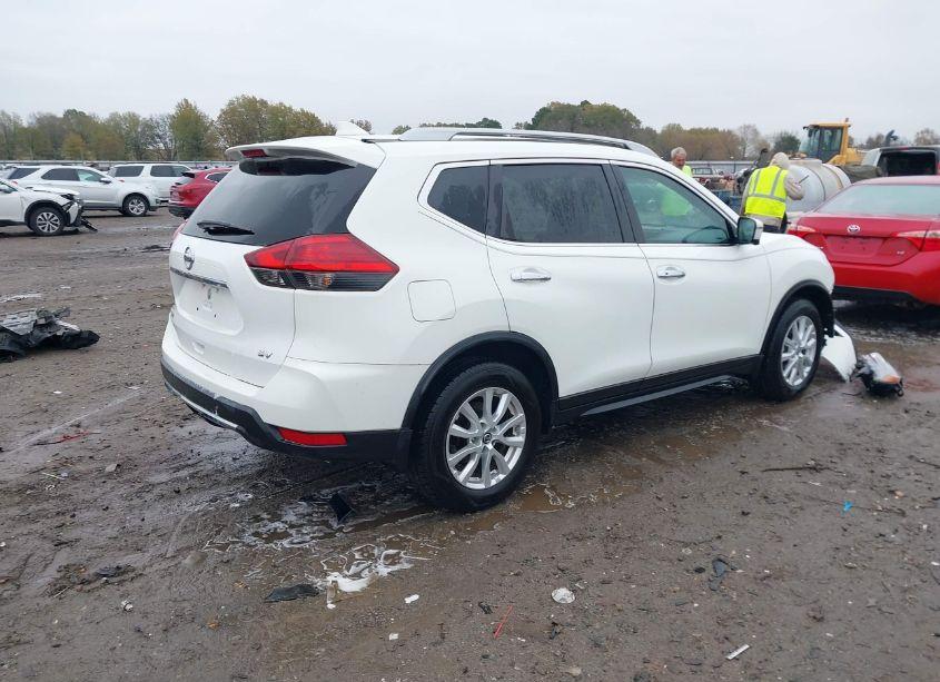 Photo 4 of 2017 Nissan Rogue SV (VIN 5N1AT2MT0HC874415)