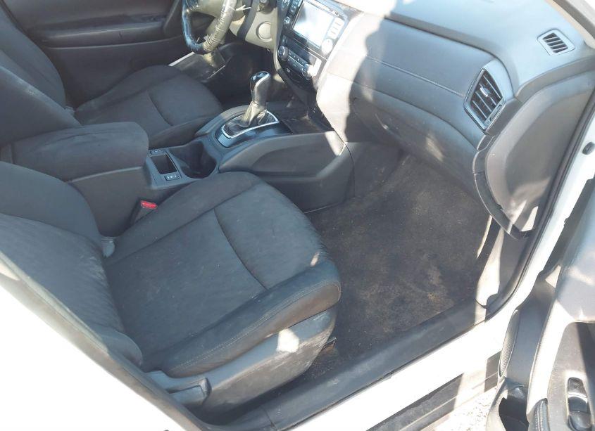 Photo 5 of 2017 Nissan Rogue SV (VIN 5N1AT2MT0HC876214)