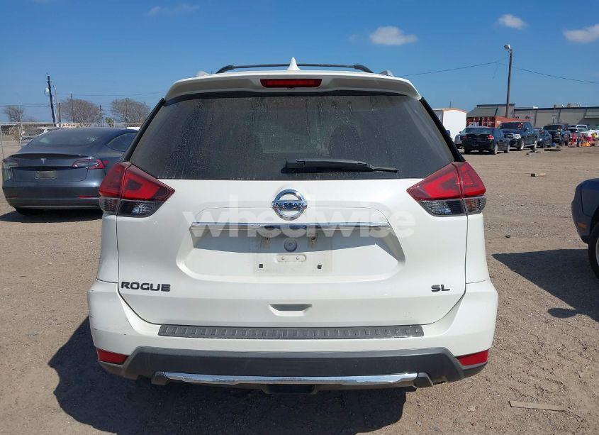 Photo 16 of 2018 Nissan Rogue SL (VIN 5N1AT2MT0JC711771)