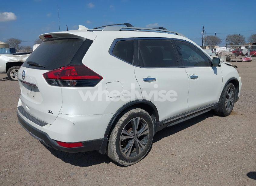 Photo 4 of 2018 Nissan Rogue SL (VIN 5N1AT2MT0JC711771)