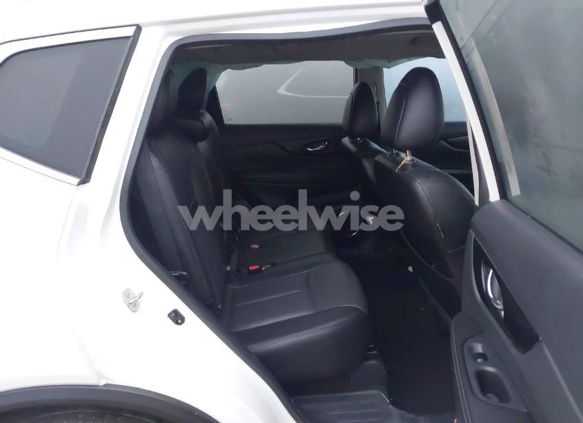 Photo 8 of 2018 Nissan Rogue SL (VIN 5N1AT2MT0JC711771)