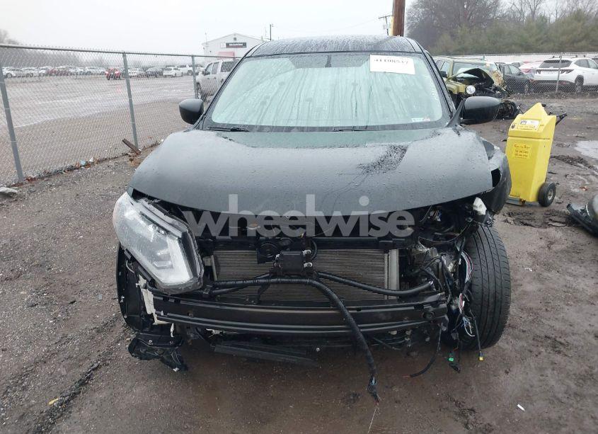 Photo 12 of 2018 Nissan Rogue S (VIN 5N1AT2MT0JC726593)