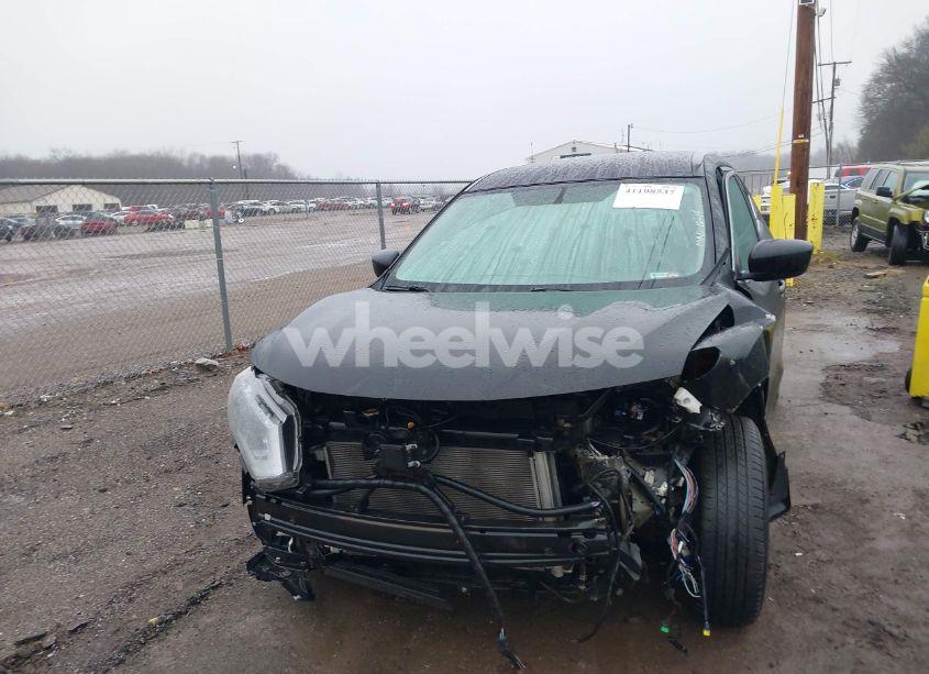 Photo 2 of 2018 Nissan Rogue S (VIN 5N1AT2MT0JC726593)