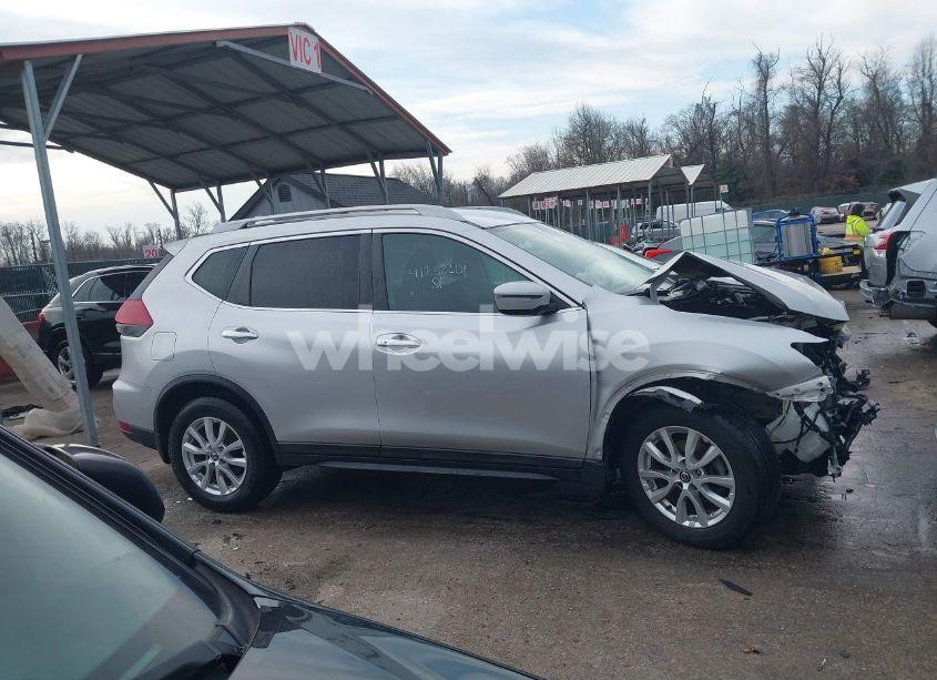 Photo 14 of 2018 Nissan Rogue SV (VIN 5N1AT2MT0JC744950)