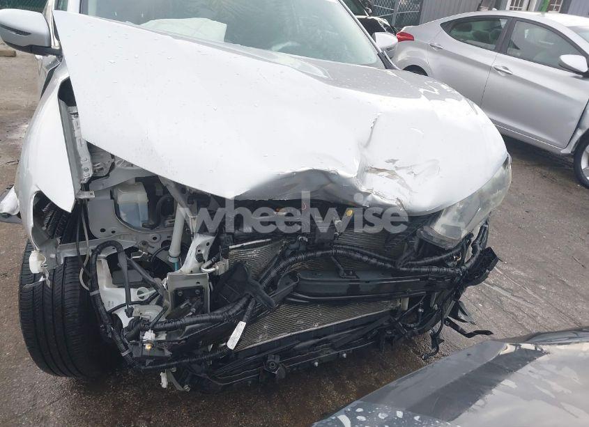 Photo 18 of 2018 Nissan Rogue SV (VIN 5N1AT2MT0JC744950)