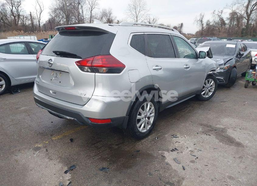 Photo 4 of 2018 Nissan Rogue SV (VIN 5N1AT2MT0JC744950)