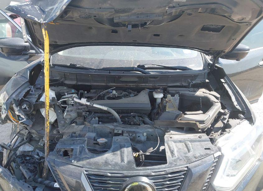 Photo 10 of 2018 Nissan Rogue SV (VIN 5N1AT2MT0JC749744)