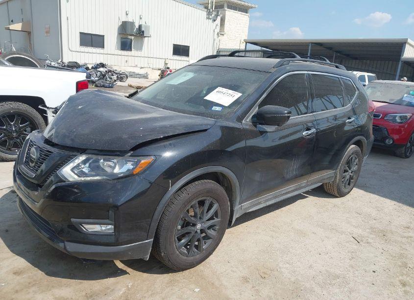 Photo 2 of 2018 Nissan Rogue SV (VIN 5N1AT2MT0JC749744)